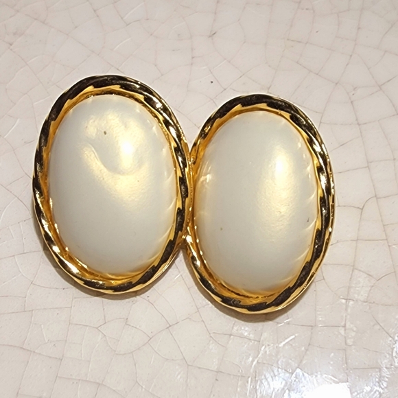 1980s Vintage signed Trifari pierce large oval cabochon gold rope trimming earri